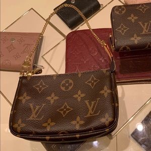 ❌SOLD❌Brandnew Louis Vuitton Mini Pochette